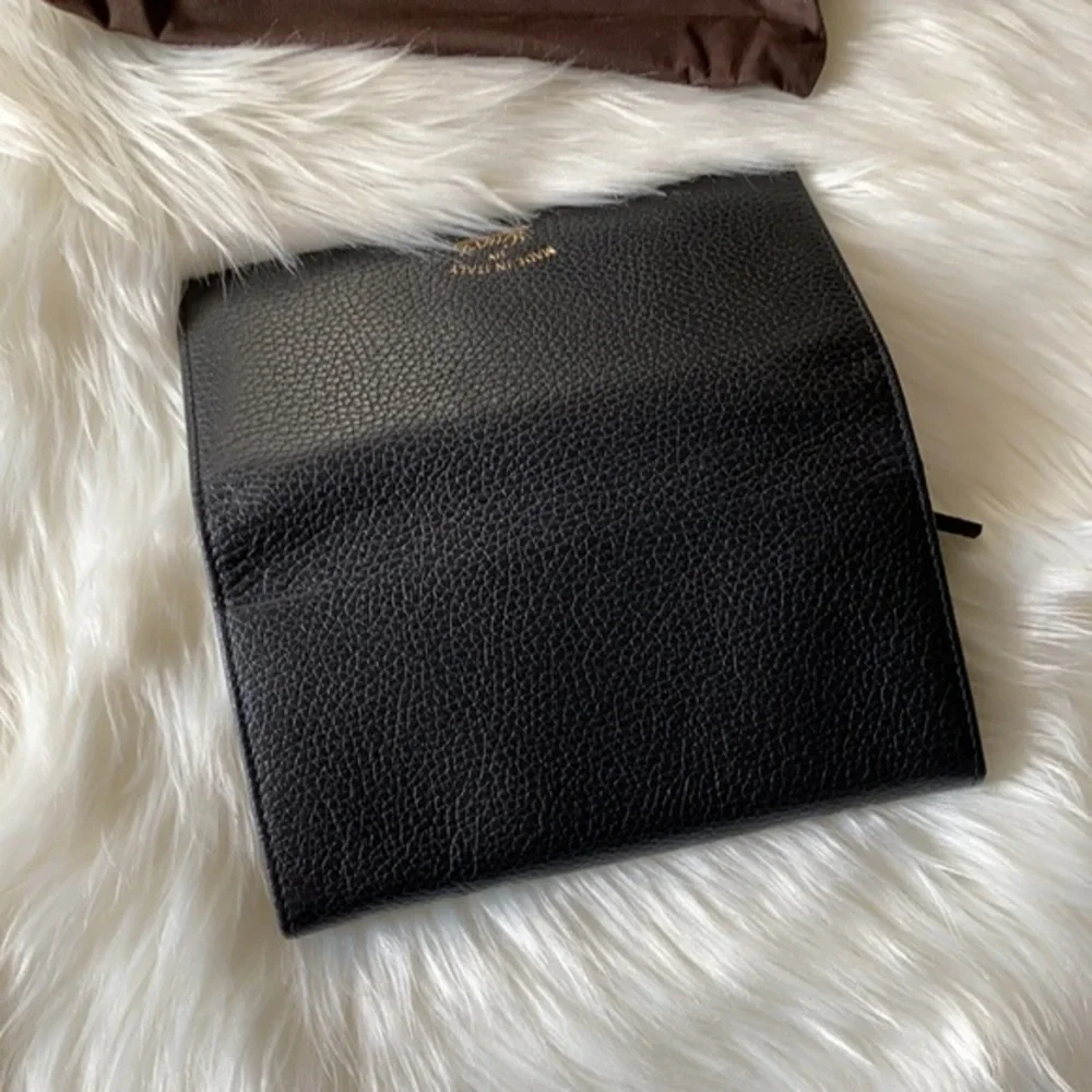 GUCCI NEW W. INCLUSIONS ⭐️🌑⭐️SWING PEBBLED LEATHER LONG TRI-FOLD OVER WALLET NWT